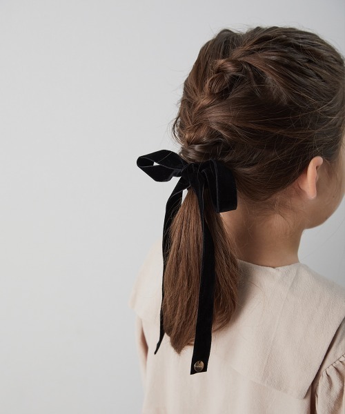riziere（リジェール）の「チャーム付きベルベットヘアリボン