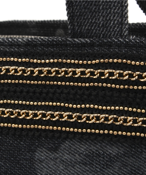 ikka（イッカ）の「メタルチェーンミニトートバッグ（トートバッグ・レディース・オフホワイト/グレー/ブラック・FREE）」の6枚目の写真