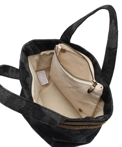 ikka（イッカ）の「メタルチェーンミニトートバッグ（トートバッグ・レディース・オフホワイト/グレー/ブラック・FREE）」の8枚目の写真