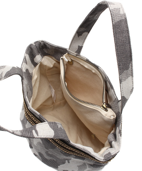 ikka（イッカ）の「メタルチェーンミニトートバッグ（トートバッグ・レディース・オフホワイト/グレー/ブラック・FREE）」の12枚目の写真