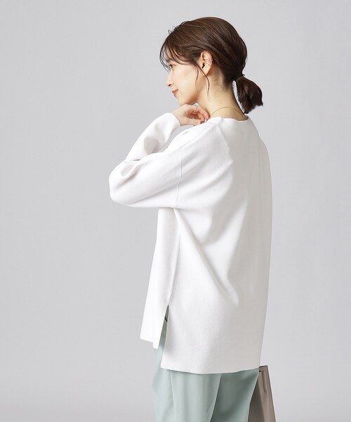 SHOO・LA・RUE（シューラルー）の「◆【洗える】スリット入り 前後差 ボックスシルエット ニット（ニット/セーター・レディース・オレンジ系/グリーン系3/アイボリー系2/ブルー系その他4/ブルー/オフホワイト・00）」の21枚目の写真