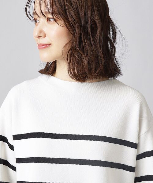 SHOO・LA・RUE（シューラルー）の「◆【洗える】スリット入り 前後差 ボックスシルエット ニット（ニット/セーター・レディース・オレンジ系/グリーン系3/アイボリー系2/ブルー系その他4/ブルー/オフホワイト・00）」の9枚目の写真