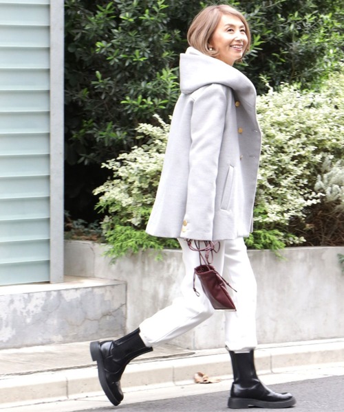 Ehre style(エーレスタイル)の「Reiko×Ehre style 2023特別コラボ 誰でも小顔立体フードカラーReikoコート(ピーコート・レディース・ブラック/ダークグリーン系/ホワイト/キャメル/グレー・FREE/L/M)」の10枚目の写真