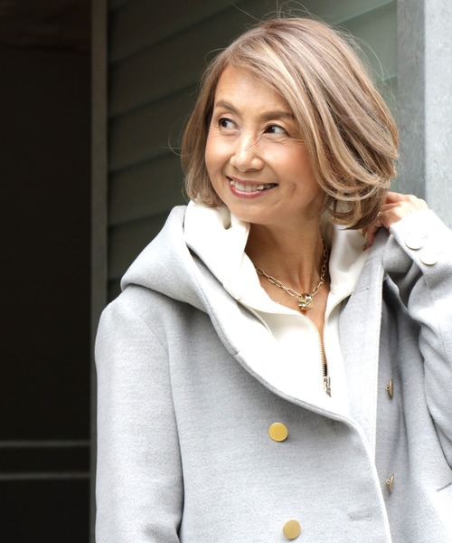 Ehre style(エーレスタイル)の「Reiko×Ehre style 2023特別コラボ 誰でも小顔立体フードカラーReikoコート(ピーコート・レディース・ブラック/ダークグリーン系/ホワイト/キャメル/グレー・FREE/L/M)」の6枚目の写真