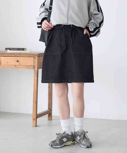 BONLECILL(ボンルシール)の「ウエストドロストデニムワークミニスカート(デニムスカート・レディース・ブラック/ブルー系1/ネイビー・FREE)」の4枚目の写真