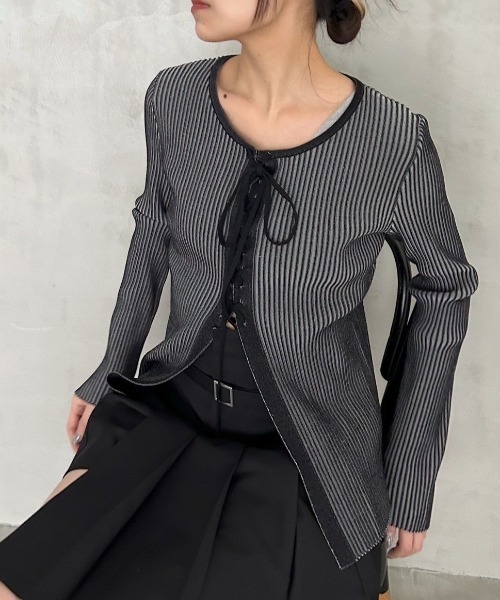 PAGEBOY（ページボーイ）の「レースアップバイカラーリブニット