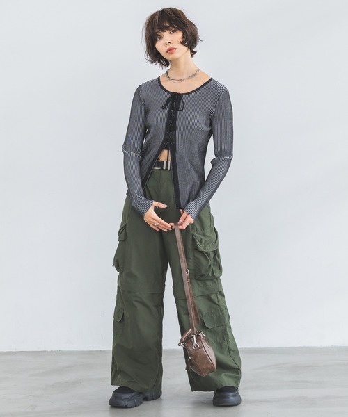 PAGEBOY（ページボーイ）の「レースアップバイカラーリブニット（ニット/セーター・レディース・オフホワイト/ブラック/ネイビー/オレンジ系その他・FREE）」の10枚目の写真