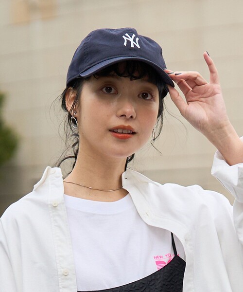 FREAK'S STORE（フリークスストア）の「New Era × FREAK'S STORE/ニューエラ 別注 9TWENTY MINI LOGO CAP/ナイントゥエンティ ミニロゴキャップ/ニューエラ（キャップ・レディース・ベージュ/ネイビー/キャメル/ブラック・ONE SIZE）」の5枚目の写真