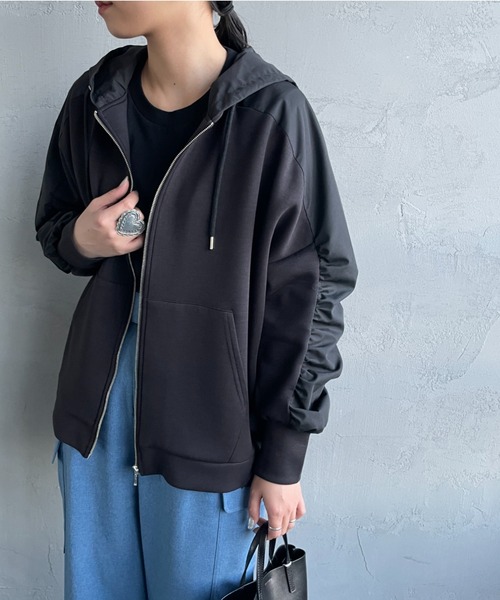 JEANS FACTORY Clothes（ジーンズファクトリークローズ）の「[Jeans Factory Clothes/ジーンズファクトリークローズ] 異素材切り替え ボンディングパーカー（その他アウター・レディース・オフホワイト/ブラック/ネイビー・F）」の3枚目の写真