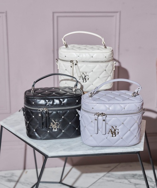 ANDGEEBEE（アンジービー）の「キルティングバニティーポーチバッグ（ショルダーバッグ・レディース・アイボリー/ブラック/パープル・FREE）」の4枚目の写真