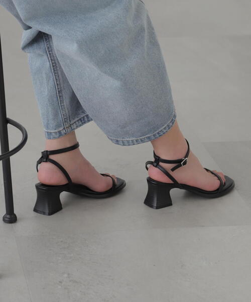 FREE'S MART(フリーズマート)の「◆ナローサンダル(サンダル・レディース・ブラック/ホワイト・SMALL/MEDIUM)」の10枚目の写真