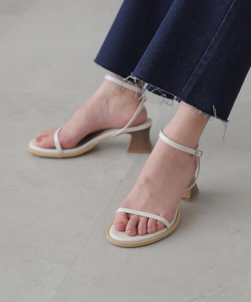 FREE'S MART(フリーズマート)の「◆ナローサンダル(サンダル・レディース・ブラック/ホワイト・SMALL/MEDIUM)」の1枚目の写真