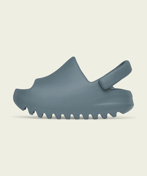 adidas(アディダス)の「YZY SLIDE INFANTS(サンダル・キッズ・ブルー/グレー/ダークグレー・12cm/14.0cm/13.0cm)」の4枚目の写真