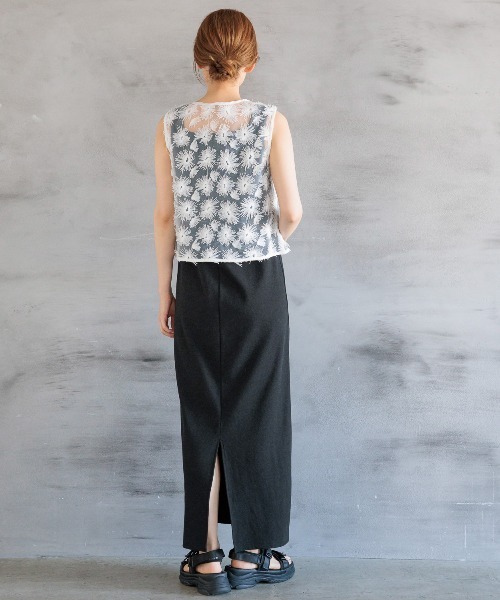 LAKOLE（ラコレ）の「スパンコールリボンベスト / 129261（ベスト・レディース・オフホワイト/ブラック・FREE）」の5枚目の写真