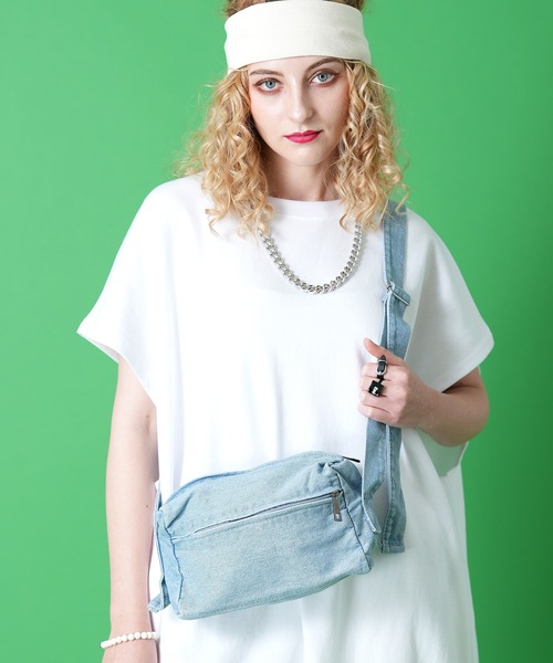 an meets zakka(アンミツザッカ)の「an meets zakka ハードウォッシュドデニムショルダーバッグ(ショルダーバッグ・メンズ・ブラック/ライトブルー・ONESIZE)」の2枚目の写真