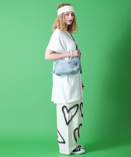 an meets zakka(アンミツザッカ)の「an meets zakka ハードウォッシュドデニムショルダーバッグ(ショルダーバッグ・メンズ・ブラック/ライトブルー・ONESIZE)」の8枚目の写真