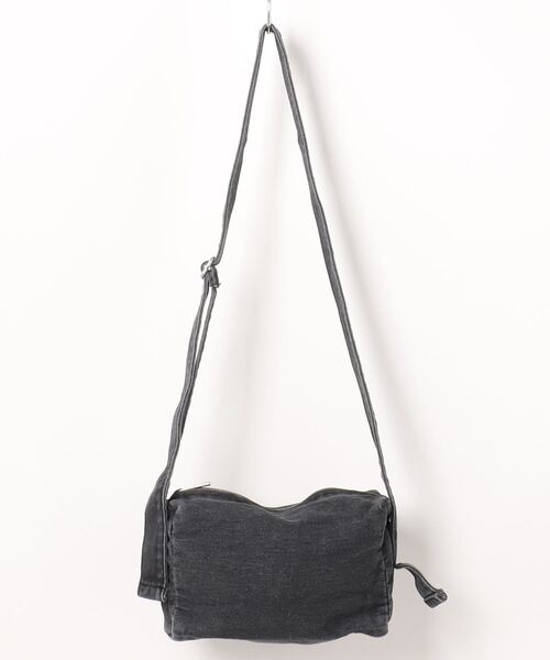 an meets zakka(アンミツザッカ)の「an meets zakka ハードウォッシュドデニムショルダーバッグ(ショルダーバッグ・メンズ・ブラック/ライトブルー・ONESIZE)」の12枚目の写真