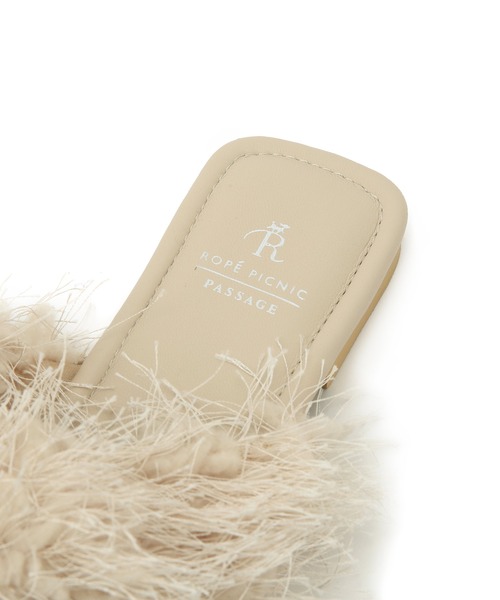 ROPE' PICNIC（ロペピクニック）の「フリンジファーフラットサンダル（サンダル・レディース・ベージュ系その他/ブラック・23.5cm/24.5cm）」の4枚目の写真