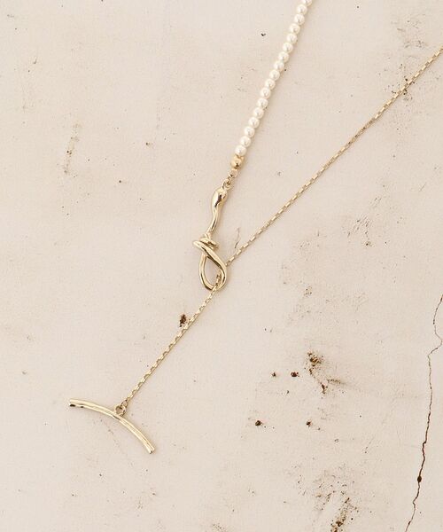 le.coeur blanc（ルクールブラン）の「パール×チェーンスライダーネックレス（ネックレス・レディース・ゴールド・FREE）」の11枚目の写真