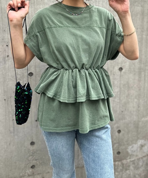 mi via loca(ミヴィアロカ)の「ピグメント フリルギャザー フレンチスリーブ ペプラムトップス(Tシャツ/カットソー・レディース・ベージュ/スミクロ/カーキ・FREE)」の21枚目の写真
