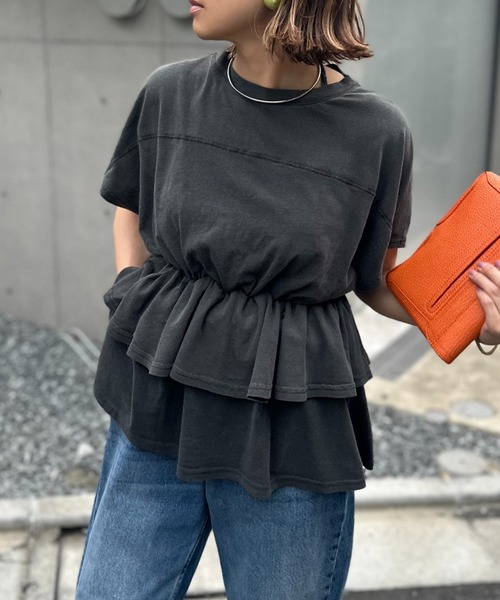 mi via loca(ミヴィアロカ)の「ピグメント フリルギャザー フレンチスリーブ ペプラムトップス(Tシャツ/カットソー・レディース・ベージュ/スミクロ/カーキ・FREE)」の5枚目の写真