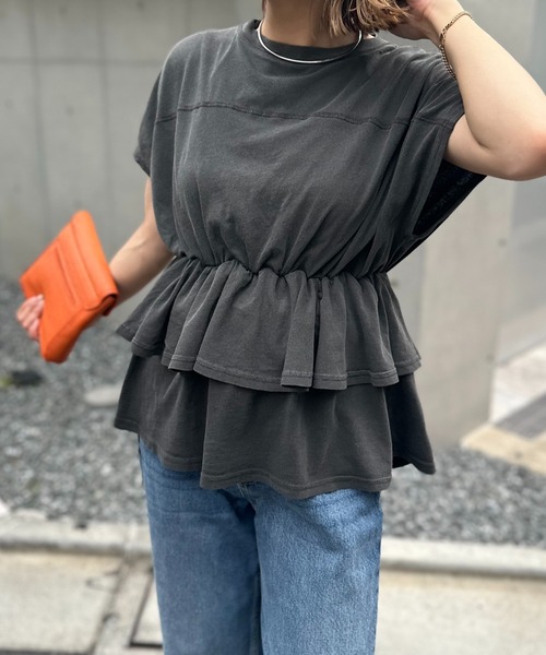 mi via loca(ミヴィアロカ)の「ピグメント フリルギャザー フレンチスリーブ ペプラムトップス(Tシャツ/カットソー・レディース・ベージュ/スミクロ/カーキ・FREE)」の9枚目の写真