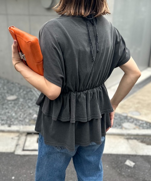mi via loca(ミヴィアロカ)の「ピグメント フリルギャザー フレンチスリーブ ペプラムトップス(Tシャツ/カットソー・レディース・ベージュ/スミクロ/カーキ・FREE)」の11枚目の写真