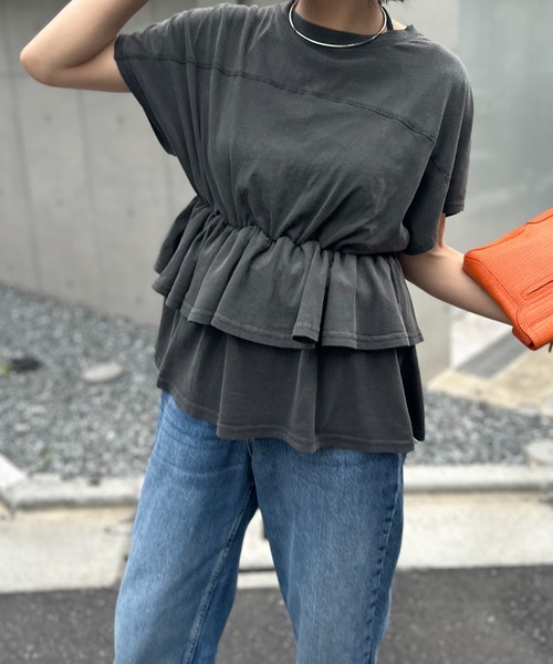 mi via loca(ミヴィアロカ)の「ピグメント フリルギャザー フレンチスリーブ ペプラムトップス(Tシャツ/カットソー・レディース・ベージュ/スミクロ/カーキ・FREE)」の10枚目の写真