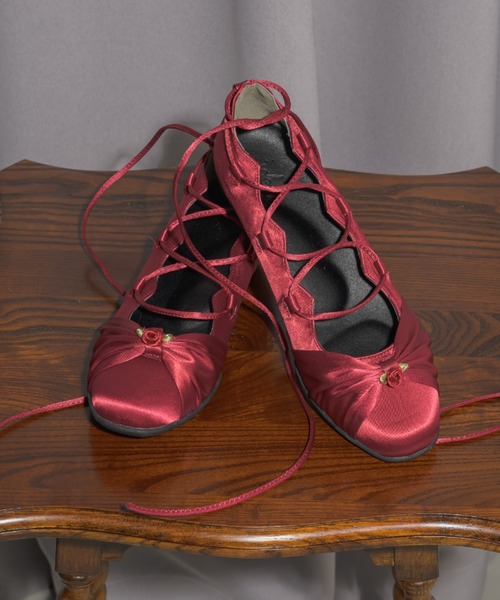 idem（イデム）の「lace up rose ballet shoes / バラモチーフバレエシューズ（パンプス・レディース・アイボリー/ブラック/レッド・SMALL/MEDIUM/LARGE）」の16枚目の写真