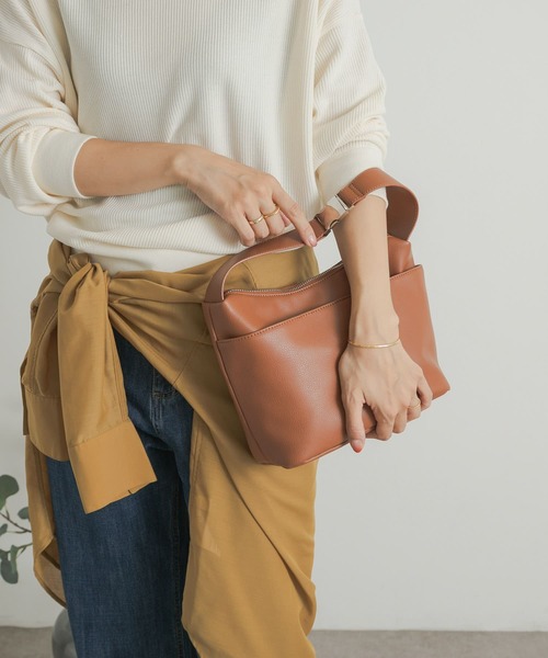 URBAN RESEARCH DOORS(アーバンリサーチドアーズ)の「2WAYショルダーバッグ(ショルダーバッグ・レディース・キャメル/ブルー・ONE)」の5枚目の写真