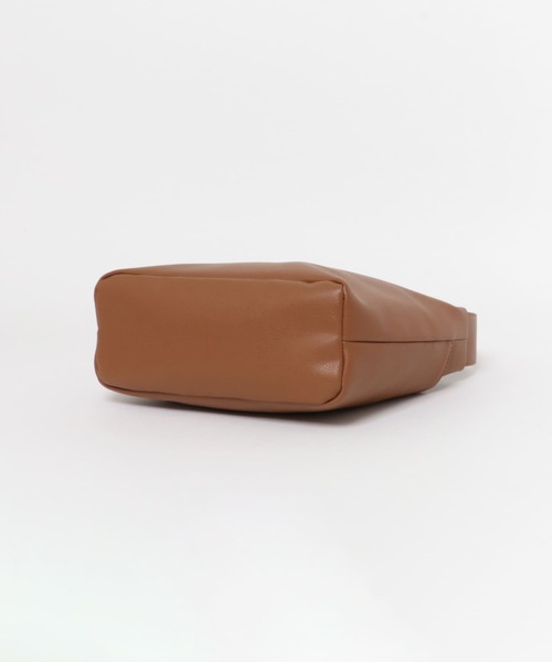 URBAN RESEARCH DOORS(アーバンリサーチドアーズ)の「2WAYショルダーバッグ(ショルダーバッグ・レディース・キャメル/ブルー・ONE)」の9枚目の写真