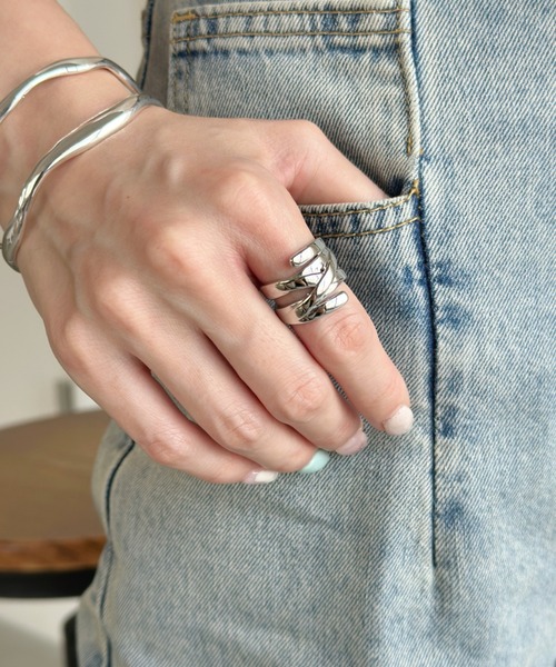 sowang(ソワン)の「ループデザインメタルリング-roop design metal ring-(リング・レディース・シルバー/ゴールド・11)」の5枚目の写真