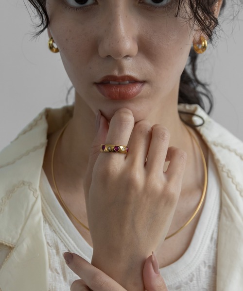 abaskdesign（アバスクデザイン）の「金属アレルギー対応 ハートビジューステンレスリング（リング・レディース・ゴールド・12号/15号/17号）」の6枚目の写真
