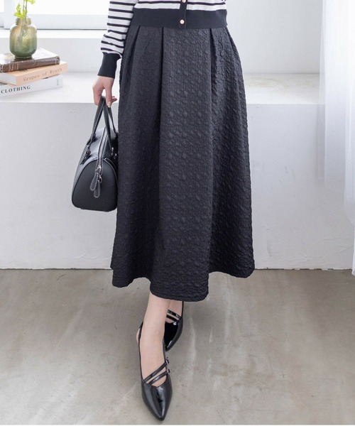 clear（クリア）の「【低身長用サイズ有】ブークレフレアスカート [大人 フェミニン 華やか 着心地抜群]≪再入荷≫（スカート・レディース・ブラック/ブルーグレー/アイボリー・F/XS）」の4枚目の写真