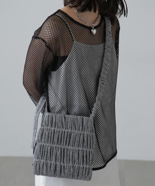 FREE'S MART（フリーズマート）の「◆シャーリングバッグ（ショルダーバッグ・レディース・シルバー/ブラウン・ﾌﾘ-）」の2枚目の写真