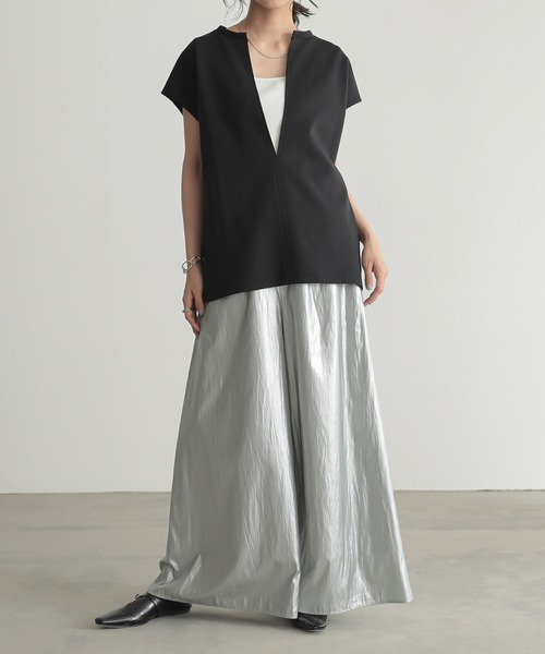 for/c(フォーシー)の「ダンボールスリットネックベスト【サスティナブル】(ベスト・レディース・アイボリー/ブラック・M/L)」の3枚目の写真