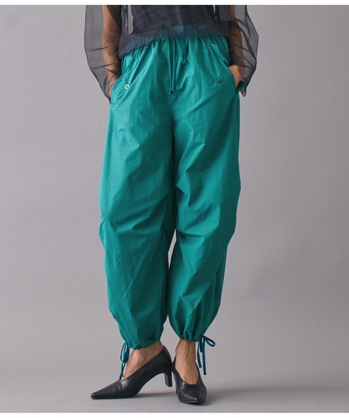 Settimissimo（セッティミッシモ）の「ナイロンワイドカーゴパラシュートパンツ（カーゴパンツ・レディース・グリーン/ブラック・FREE）」の15枚目の写真