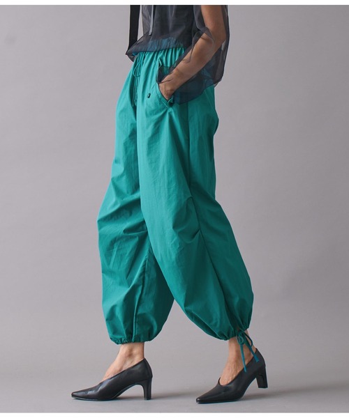 Settimissimo（セッティミッシモ）の「ナイロンワイドカーゴパラシュートパンツ（カーゴパンツ・レディース・グリーン/ブラック・FREE）」の16枚目の写真