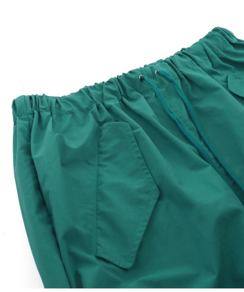 Settimissimo（セッティミッシモ）の「ナイロンワイドカーゴパラシュートパンツ（カーゴパンツ・レディース・グリーン/ブラック・FREE）」の11枚目の写真