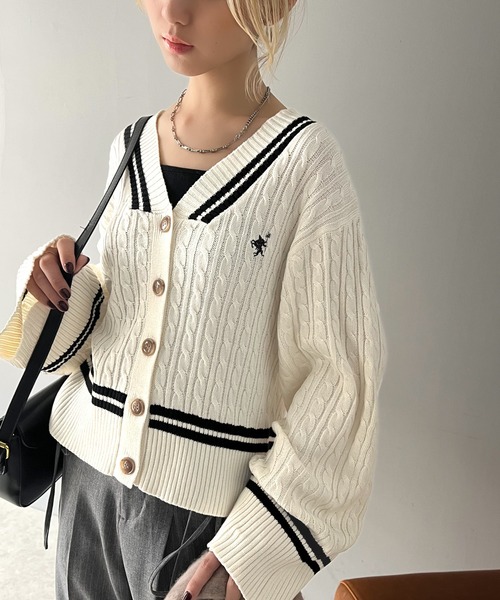 classicalelf（クラシカルエルフ）の「上品さとカジュアルさが魅力。ワイドスリーブ胸刺繍カレッジ風ラインニットカーディガン(長袖)（カーディガン/ボレロ・レディース・アイボリー/ブラック/ブラウン・LARGE/X-LARGE/SMALL/MEDIUM）」の14枚目の写真