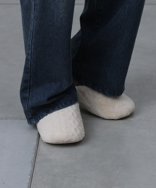 COLONY 2139（コロニートゥーワンスリーナイン）の「型押しマイクロルームシューズ（ルームシューズ/スリッパ・レディース・イエロー/モカ/サックスブルー/アイボリー・FREE）」の8枚目の写真