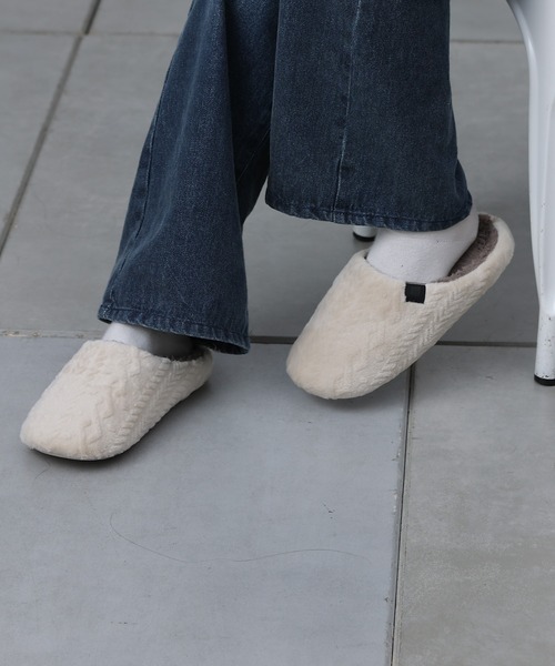 COLONY 2139（コロニートゥーワンスリーナイン）の「型押しマイクロルームシューズ（ルームシューズ/スリッパ・レディース・イエロー/モカ/サックスブルー/アイボリー・FREE）」の9枚目の写真