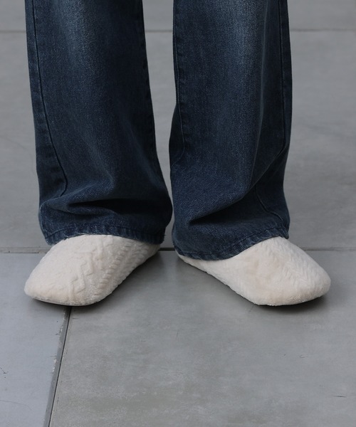 COLONY 2139（コロニートゥーワンスリーナイン）の「型押しマイクロルームシューズ（ルームシューズ/スリッパ・レディース・イエロー/モカ/サックスブルー/アイボリー・FREE）」の10枚目の写真