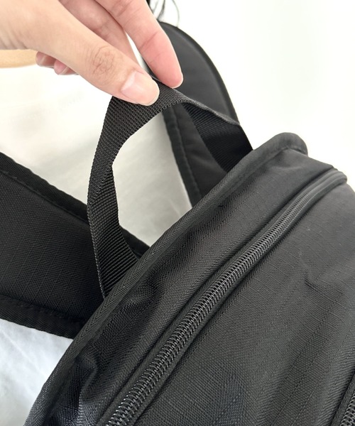 NIKE（ナイキ）の「Nike(ナイキ)/大容量 27L収納 A4・15インチ対応 ナイキ トラック バックパック リュック（バックパック/リュック・レディース・ブラック・FREE）」の8枚目の写真