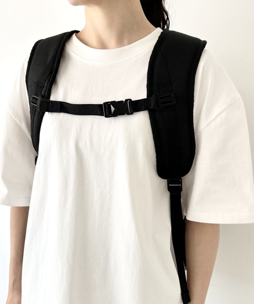 NIKE（ナイキ）の「Nike(ナイキ)/大容量 27L収納 A4・15インチ対応 ナイキ トラック バックパック リュック（バックパック/リュック・レディース・ブラック・FREE）」の5枚目の写真