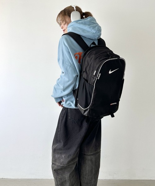 NIKE（ナイキ）の「Nike(ナイキ)/大容量 27L収納 A4・15インチ対応 ナイキ トラック バックパック リュック（バックパック/リュック・レディース・ブラック・FREE）」の22枚目の写真
