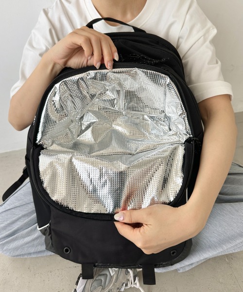 NIKE（ナイキ）の「Nike(ナイキ)/大容量 27L収納 A4・15インチ対応 ナイキ トラック バックパック リュック（バックパック/リュック・レディース・ブラック・FREE）」の12枚目の写真