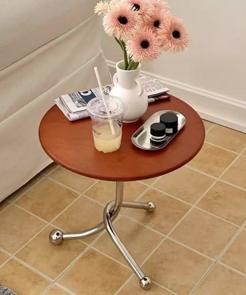 ツイストラウンドサイドテーブル（家具）｜Made in I（メイドインアイ