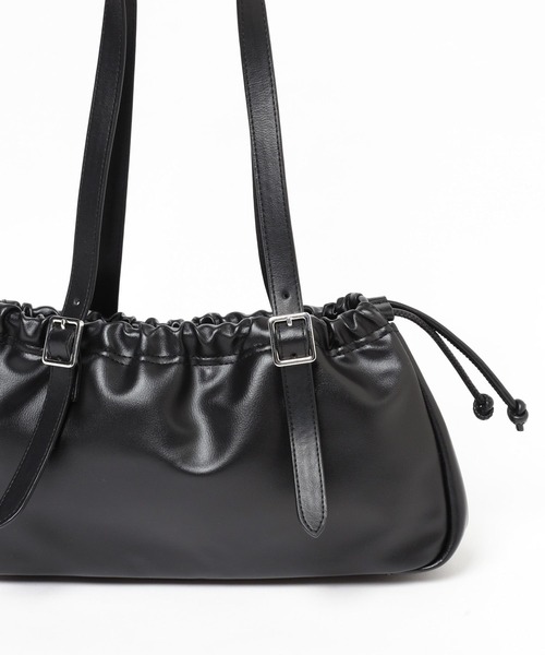 LEPSIM(レプシィム)の「スクエアショルダーバッグ 250447(ショルダーバッグ・レディース・ブラック/ダークブラウン・ONE SIZE)」の7枚目の写真