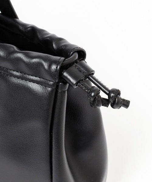 LEPSIM(レプシィム)の「スクエアショルダーバッグ 250447(ショルダーバッグ・レディース・ブラック/ダークブラウン・ONE SIZE)」の12枚目の写真